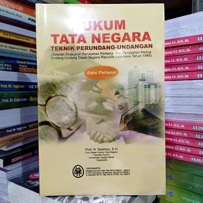 Cover HUKUM TATA NEGARA :  Sejarah Ketatanegaraan Indonesia Menjelang dan Pasca DilakukannyaPerubahan Pertama, Kedua Ketiga dan Keempat Undang-Undang Dasar Negara Republik Indonesia Tahun 1945 / Prof. H. SOEHINO, SH.