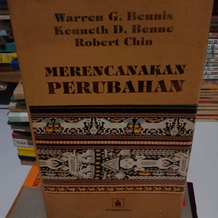 Cover MERENCANAKAN PERUBAHAN / Robert Chin